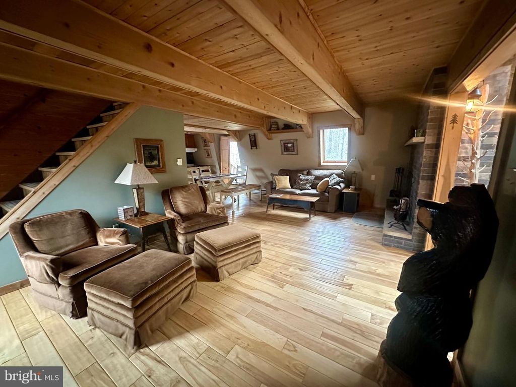 Image 14 of property listing at 552 BLACK OAK DR, Oakland, MD 21550