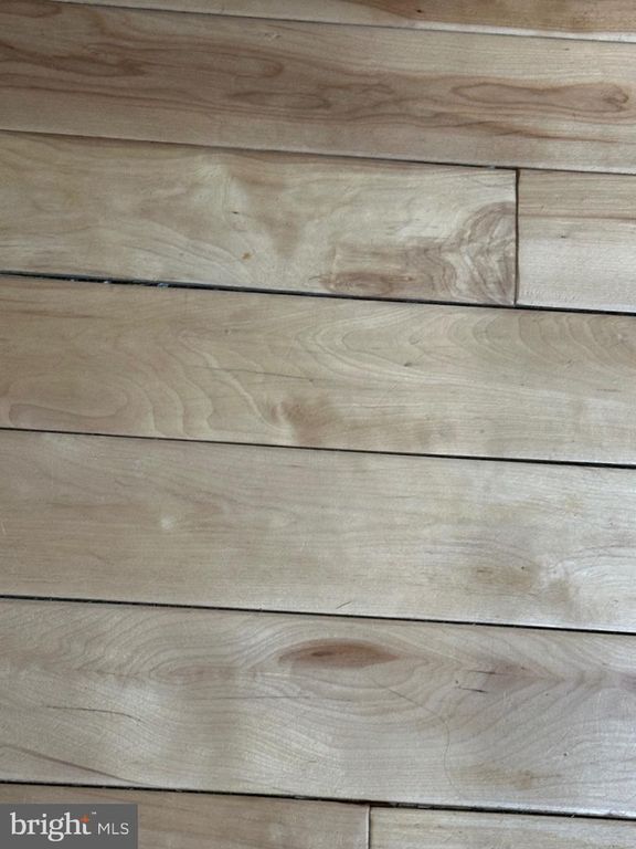 Image 15 of property listing at 552 BLACK OAK DR, Oakland, MD 21550