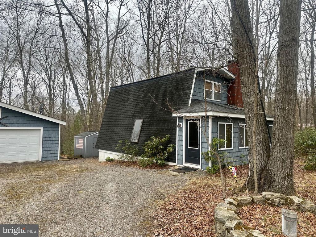 Image 2 of property listing at 552 BLACK OAK DR, Oakland, MD 21550