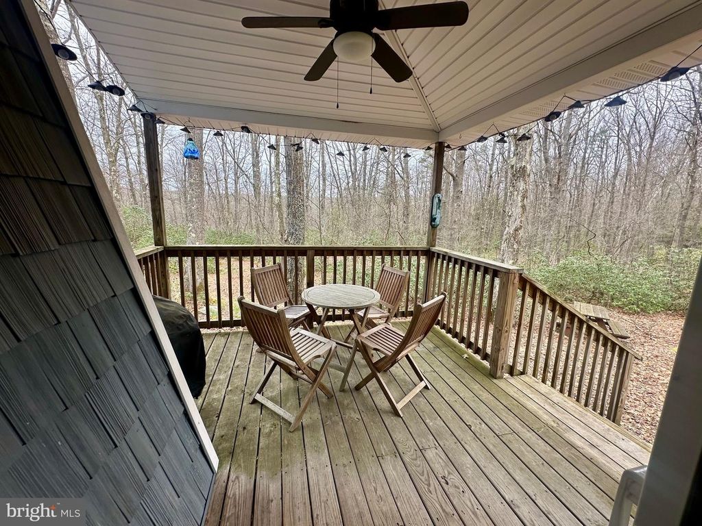 Image 22 of property listing at 552 BLACK OAK DR, Oakland, MD 21550