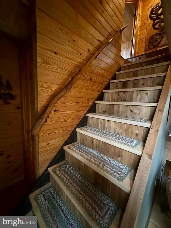 Image 24 of property listing at 552 BLACK OAK DR, Oakland, MD 21550