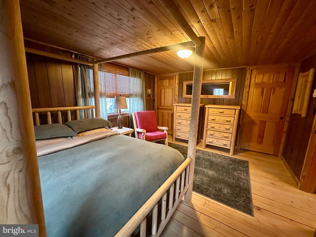 Image 25 of property listing at 552 BLACK OAK DR, Oakland, MD 21550