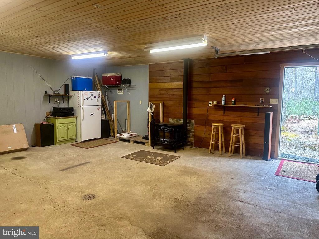 Image 35 of property listing at 552 BLACK OAK DR, Oakland, MD 21550