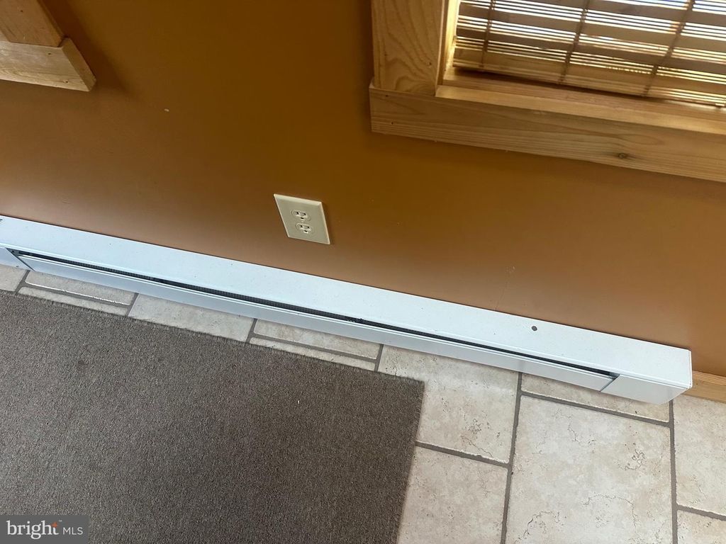 Image 39 of property listing at 552 BLACK OAK DR, Oakland, MD 21550