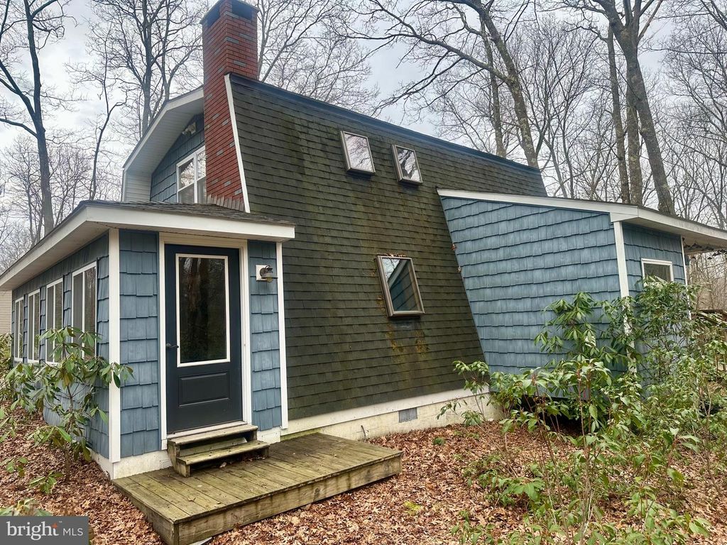 Image 4 of property listing at 552 BLACK OAK DR, Oakland, MD 21550