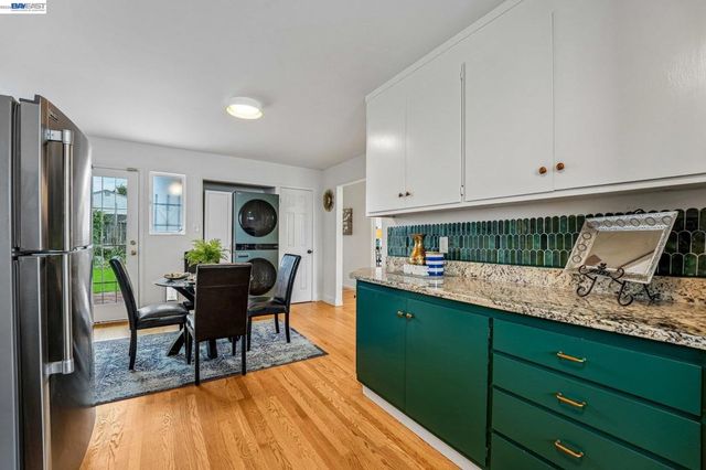 24815 Townsend Ave, Hayward, CA 94544