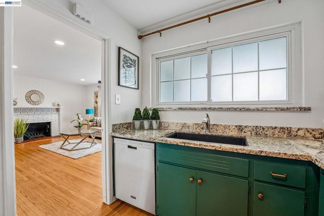 24815 Townsend Ave, Hayward, CA 94544