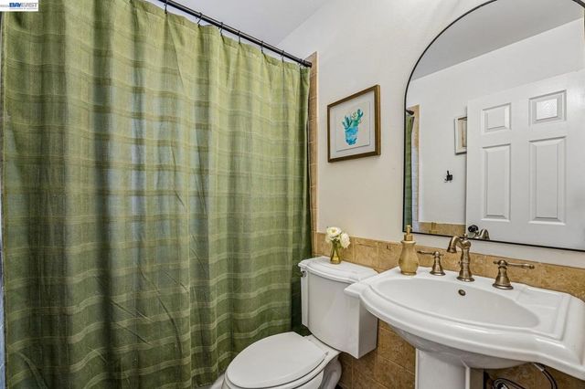 24815 Townsend Ave, Hayward, CA 94544