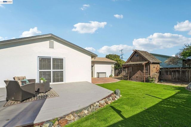 24815 Townsend Ave, Hayward, CA 94544