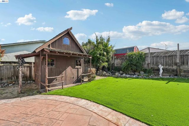 24815 Townsend Ave, Hayward, CA 94544