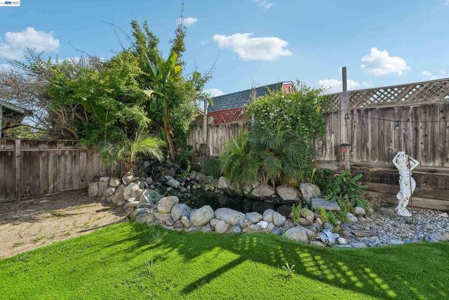 24815 Townsend Ave, Hayward, CA 94544