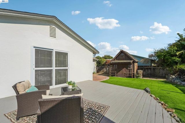 24815 Townsend Ave, Hayward, CA 94544