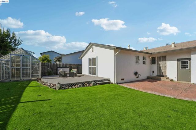 24815 Townsend Ave, Hayward, CA 94544