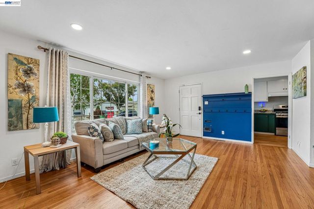 24815 Townsend Ave, Hayward, CA 94544
