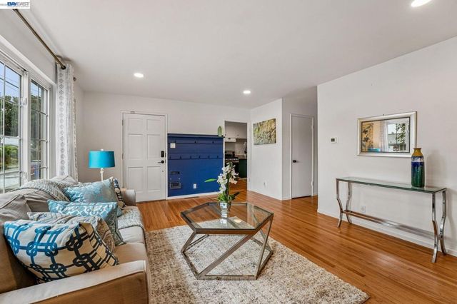 24815 Townsend Ave, Hayward, CA 94544