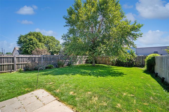 5789 NW 50th Street, Johnston, IA 50131