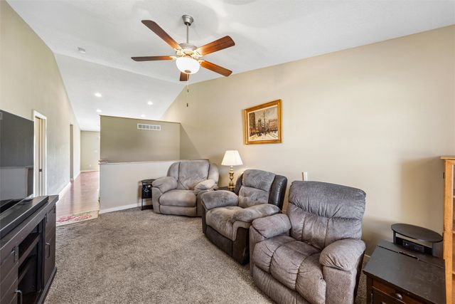5789 NW 50th Street, Johnston, IA 50131