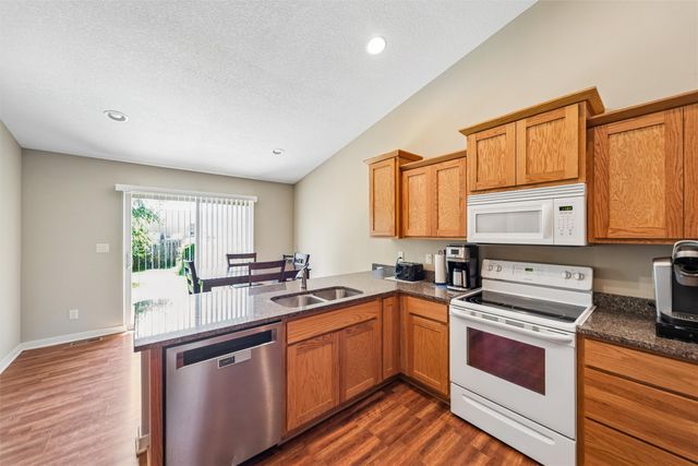 5789 NW 50th Street, Johnston, IA 50131