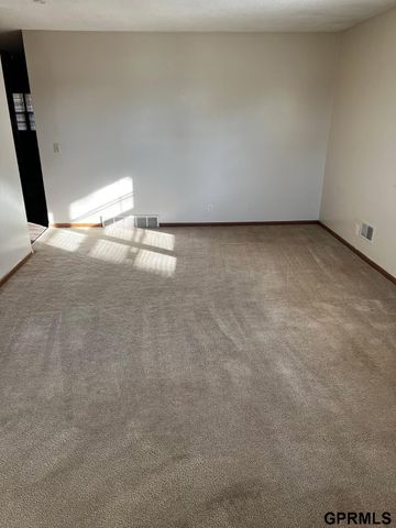 13224 Montclair Drive, Omaha, NE 68114