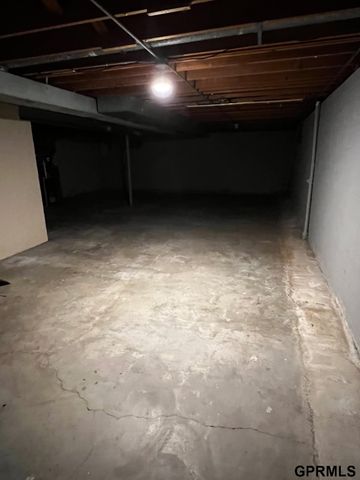 13224 Montclair Drive, Omaha, NE 68114