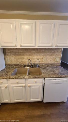 42542 Saratoga Road 26, Canton, MI 48187