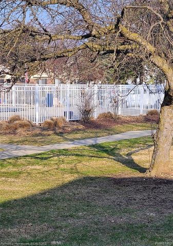 42542 Saratoga Road 26, Canton, MI 48187