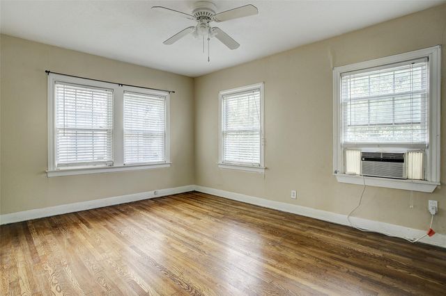 1935 Richmond Avenue, Houston, TX 77098