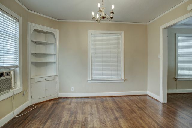 1935 Richmond Avenue, Houston, TX 77098