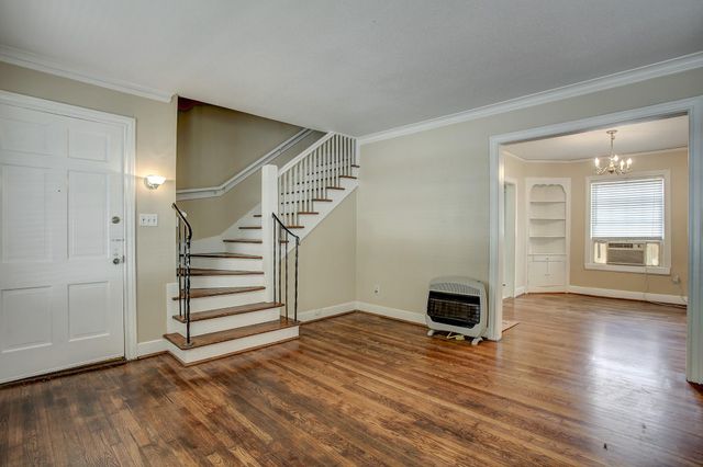 1935 Richmond Avenue, Houston, TX 77098