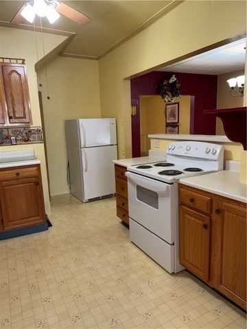 123 E Coffee St, Uniontown, PA 15401