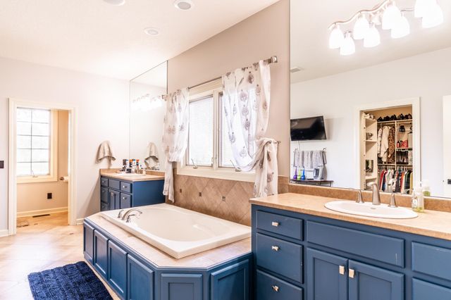 1615 Sycamore Hills Parkway, Fort Wayne, IN 46814