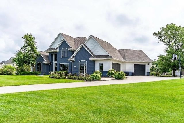 1615 Sycamore Hills Parkway, Fort Wayne, IN 46814