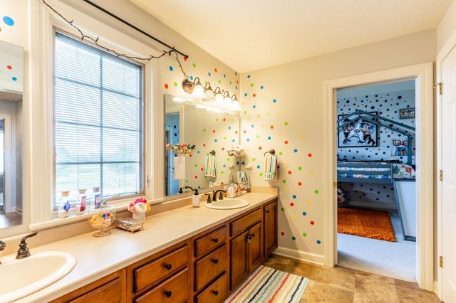 1615 Sycamore Hills Parkway, Fort Wayne, IN 46814