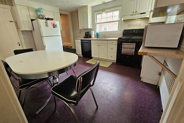 25 Essex St, Medford, MA 02155