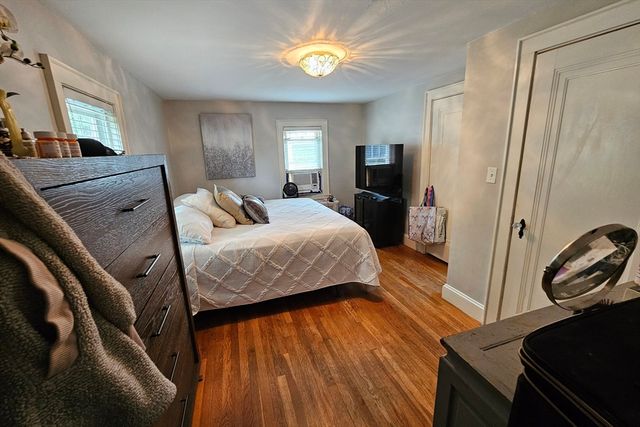 25 Essex St, Medford, MA 02155