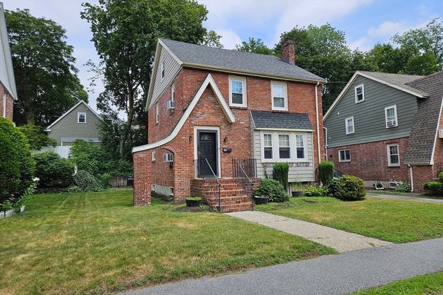 25 Essex St, Medford, MA 02155