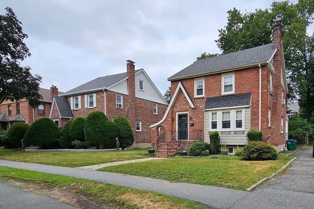 25 Essex St, Medford, MA 02155