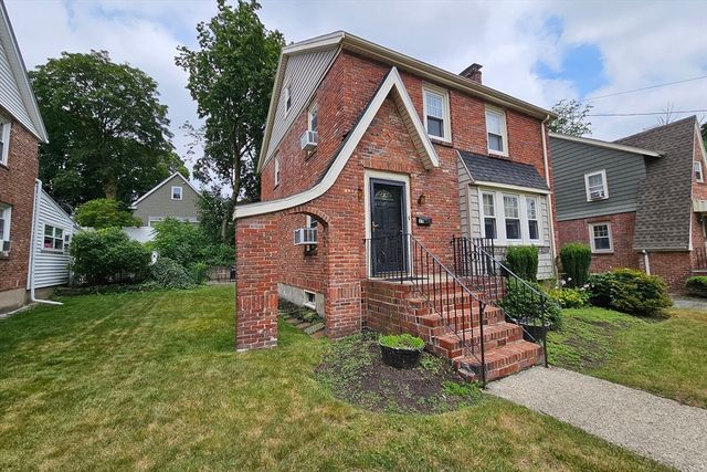 25 Essex St, Medford, MA 02155