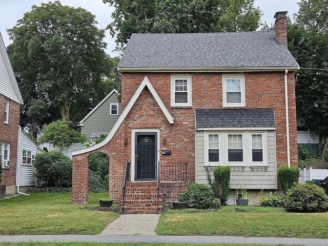 25 Essex St, Medford, MA 02155