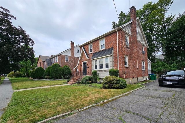 25 Essex St, Medford, MA 02155