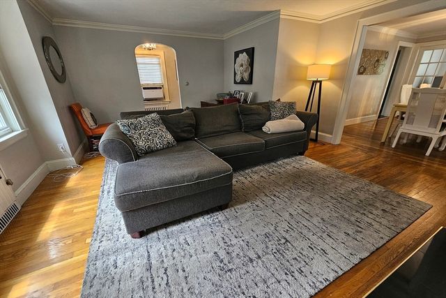 25 Essex St, Medford, MA 02155
