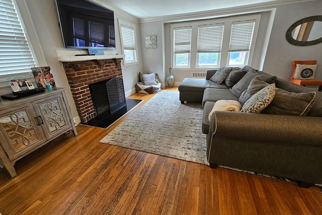 25 Essex St, Medford, MA 02155