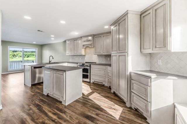 13 Lookout Ridge, Huntsville, TX 77340