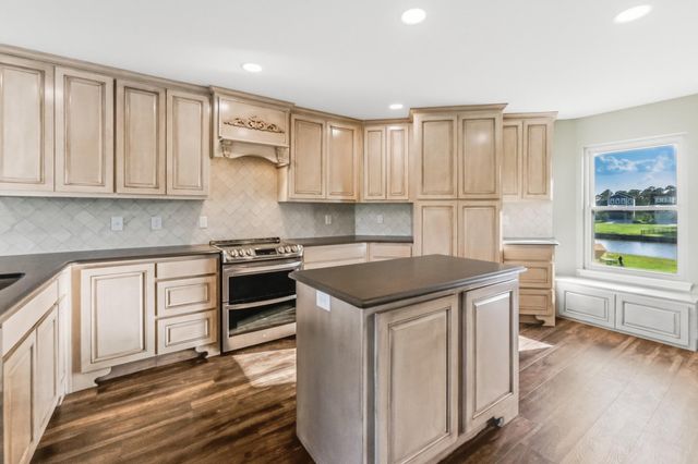 13 Lookout Ridge, Huntsville, TX 77340