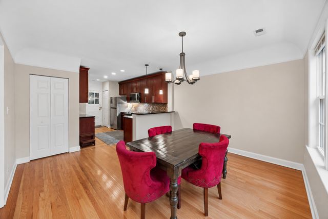 344 S Maple Avenue 2B, Oak Park, IL 60302