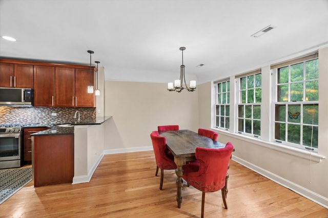 344 S Maple Avenue 2B, Oak Park, IL 60302