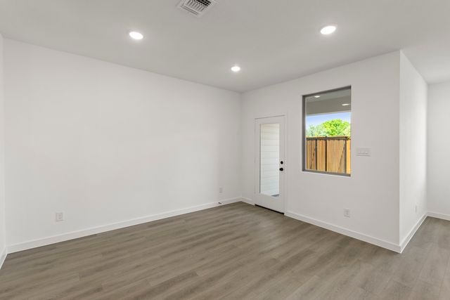 6915 Mission Tejas Drive, Dallas, TX 75228