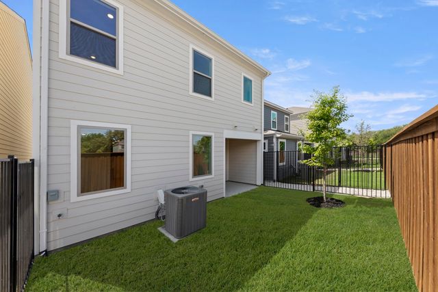 6915 Mission Tejas Drive, Dallas, TX 75228