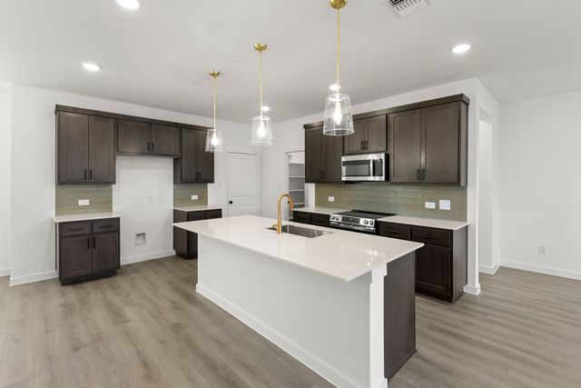 6915 Mission Tejas Drive, Dallas, TX 75228