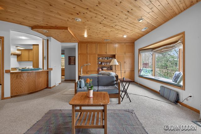 3430 Eastridge Court NE, Grand Rapids, MI 49525